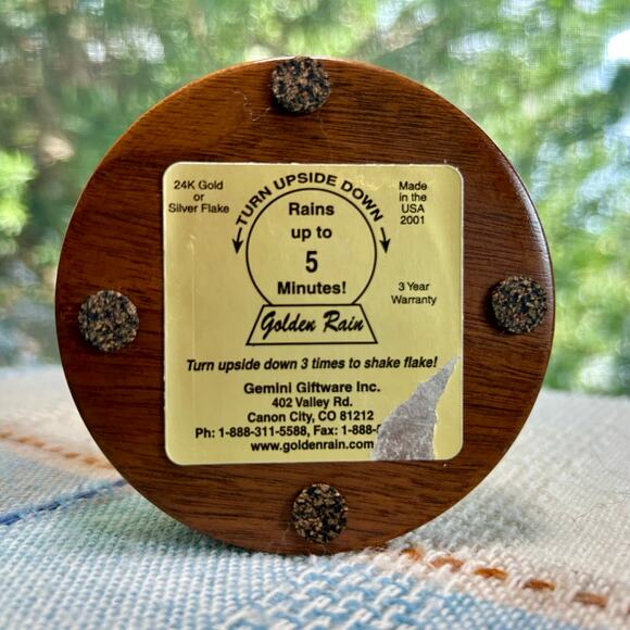 Vintage Golden Rain Snow Globe with 24K Gold Flakes and Elk Figurine - Picture 4 of 12